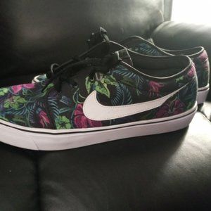 Nike Mens Size 10.5 Black Floral TOKI Sneakers